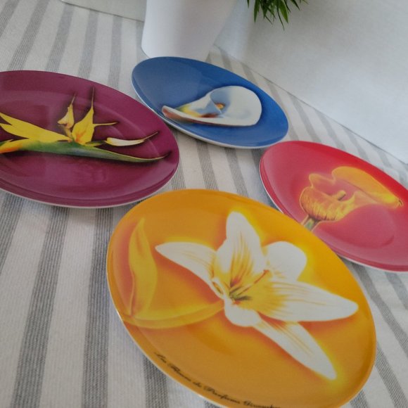 Givenchy Parfums Appetizer/Salad/Display Plate - Picture 6 of 6